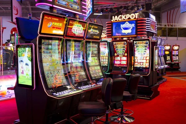 Jewels of Prosperity slot game interface on okta338 mobile app